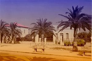 SAINT LEU 500  PLACE DES ECOLES